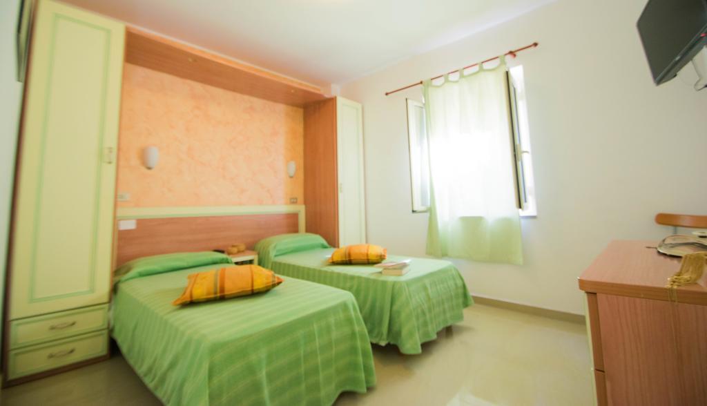 Hotel Resort Rocca Di Vadaro Capo Vaticano Quarto foto
