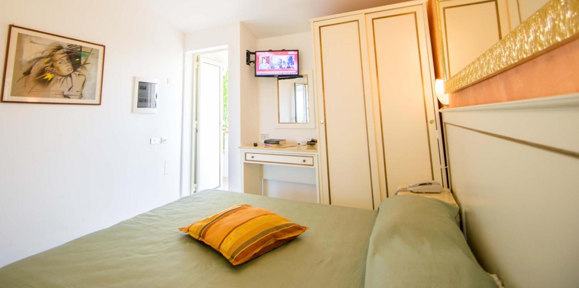 Hotel Resort Rocca Di Vadaro Capo Vaticano Quarto foto