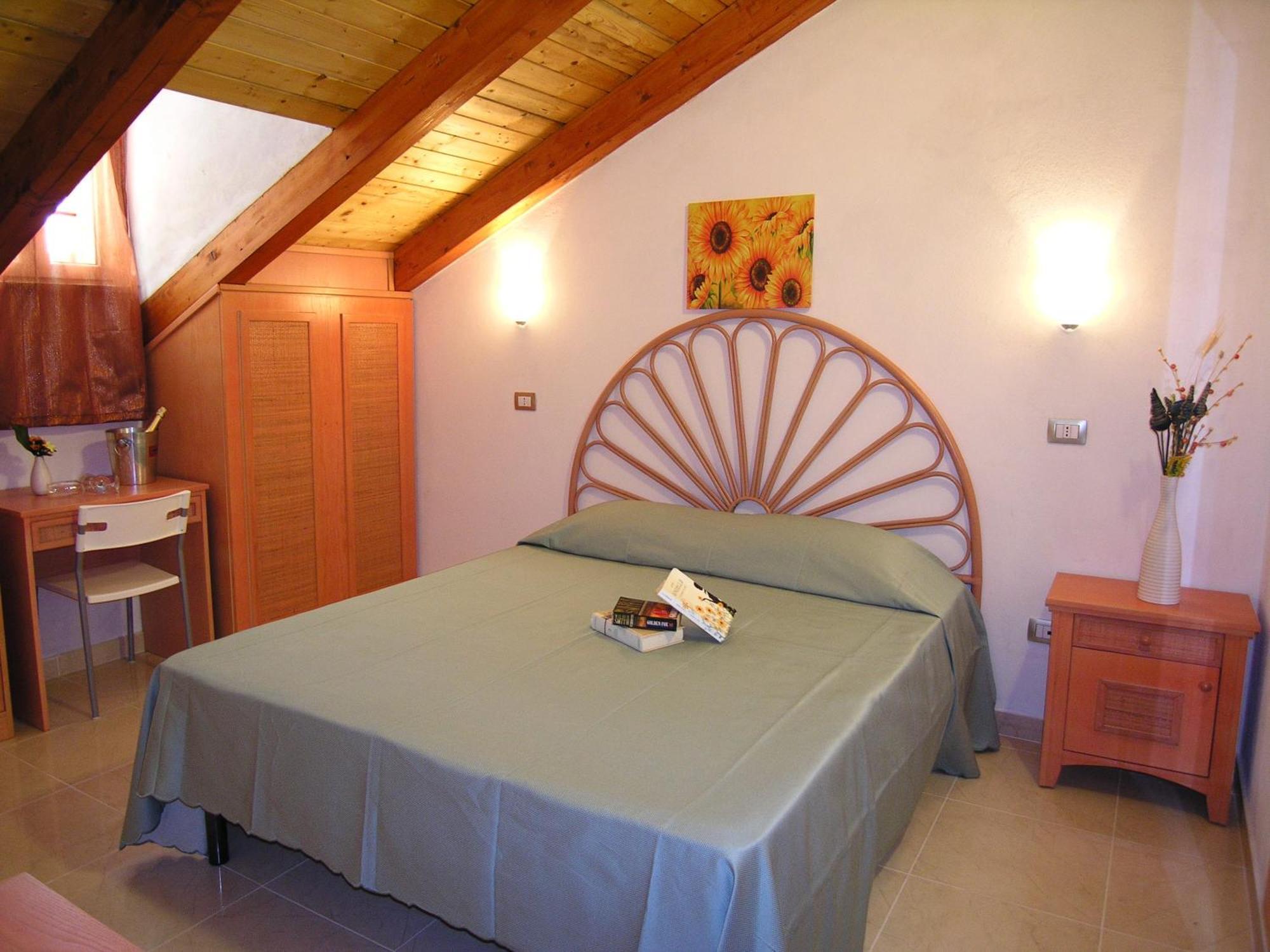Hotel Resort Rocca Di Vadaro Capo Vaticano Quarto foto